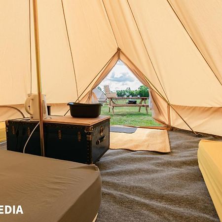 Bell Tent Glamping At Marwell Resort Winchester Exterior photo