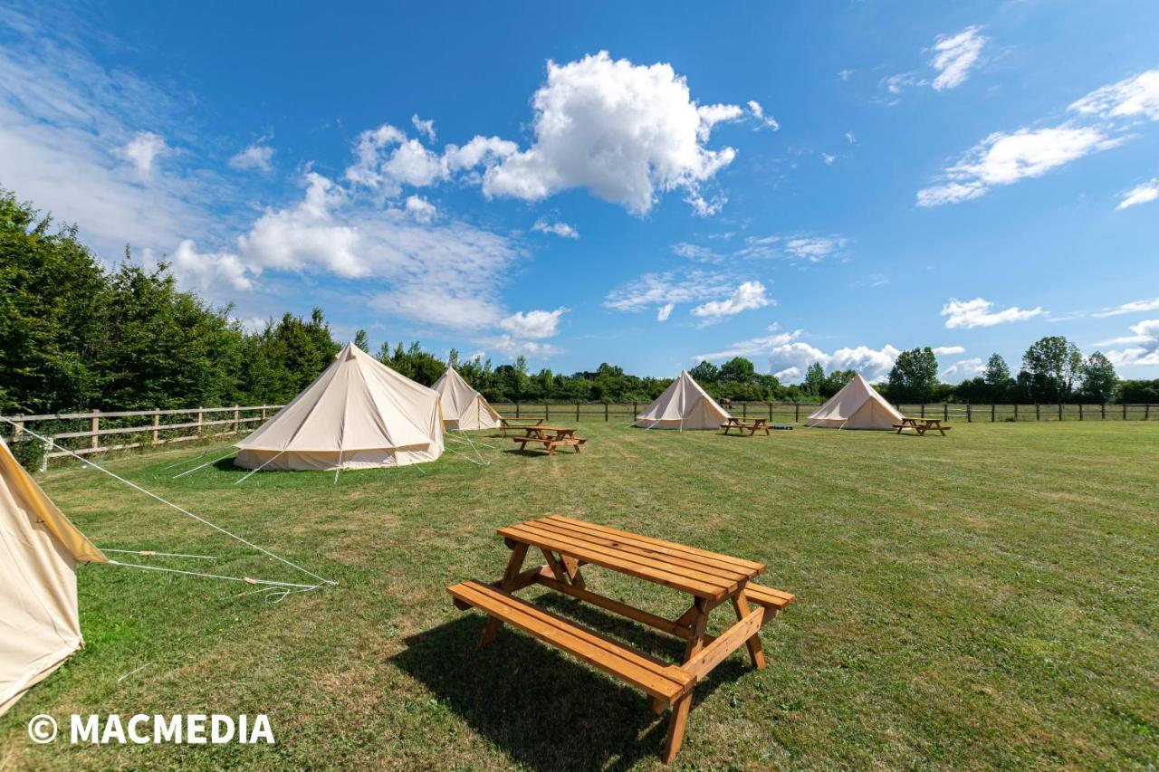 Bell Tent Glamping At Marwell Resort Winchester Exterior photo
